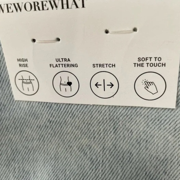 WEWOREWHAT
High-Rise Curvy Cropped Straight Leg Jeans 27 - Picture 4 of 5